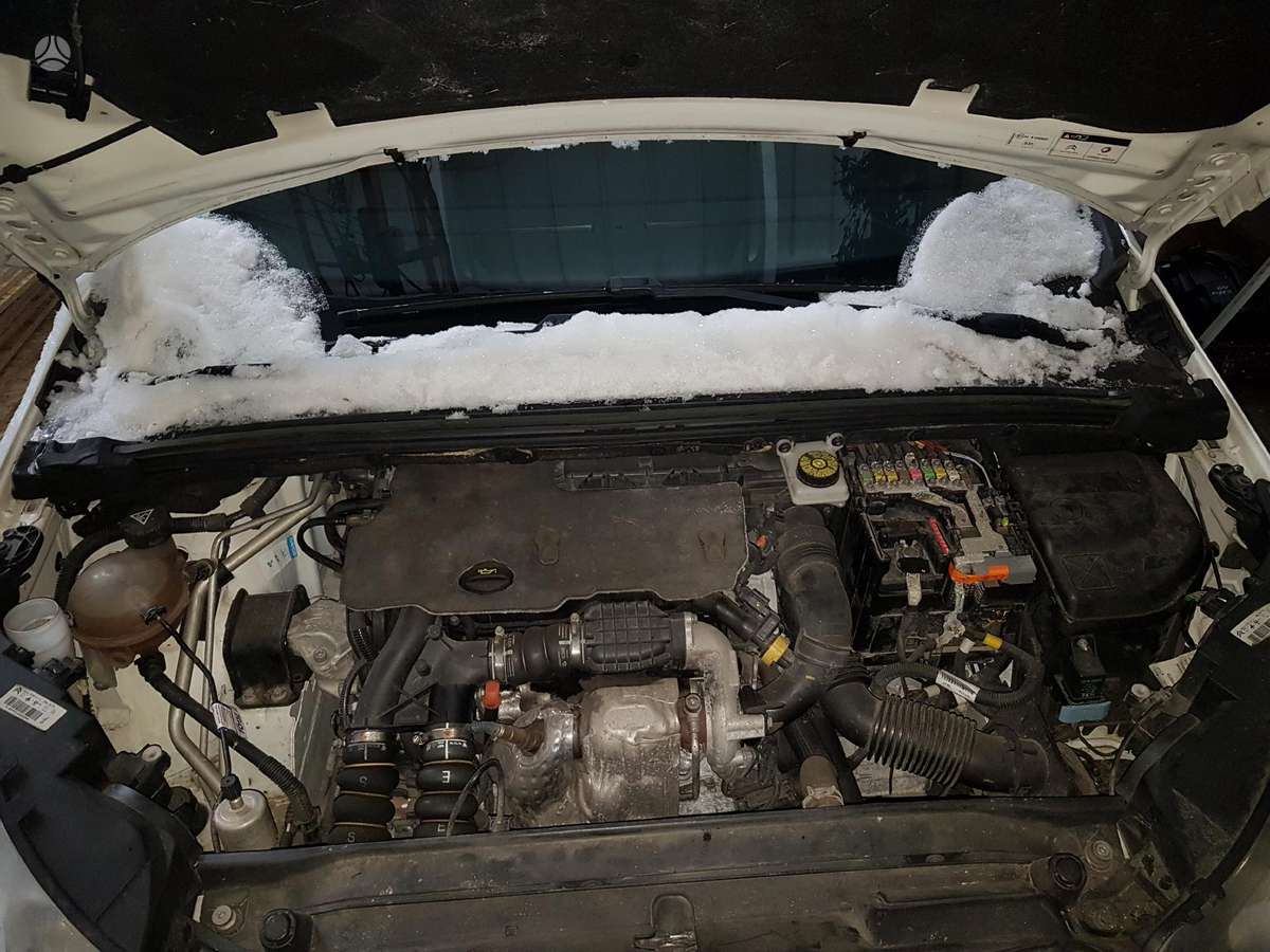 Citroen C4 Engine dv6dted 9h06 gearbox bvm5