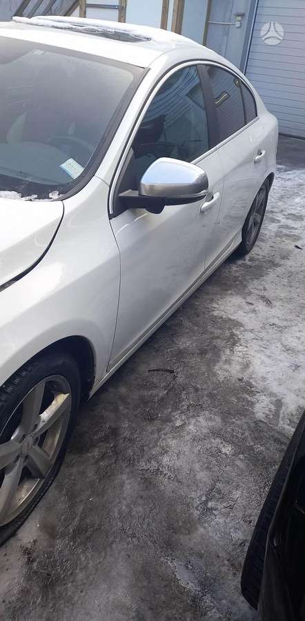 Volvo S60 Uab boso dalys kokybiškos ir patikrintos naudotos automobil