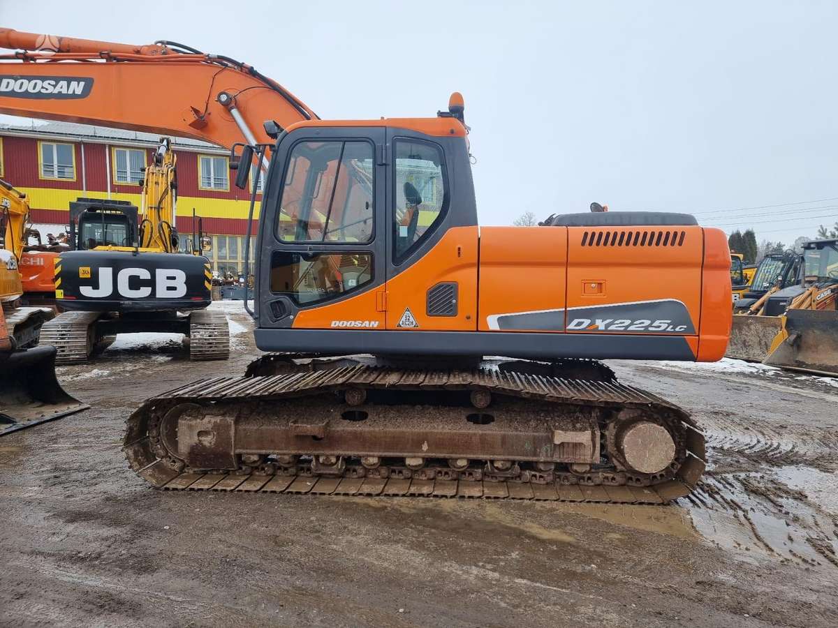 Doosan DX225LC, ekskavatori