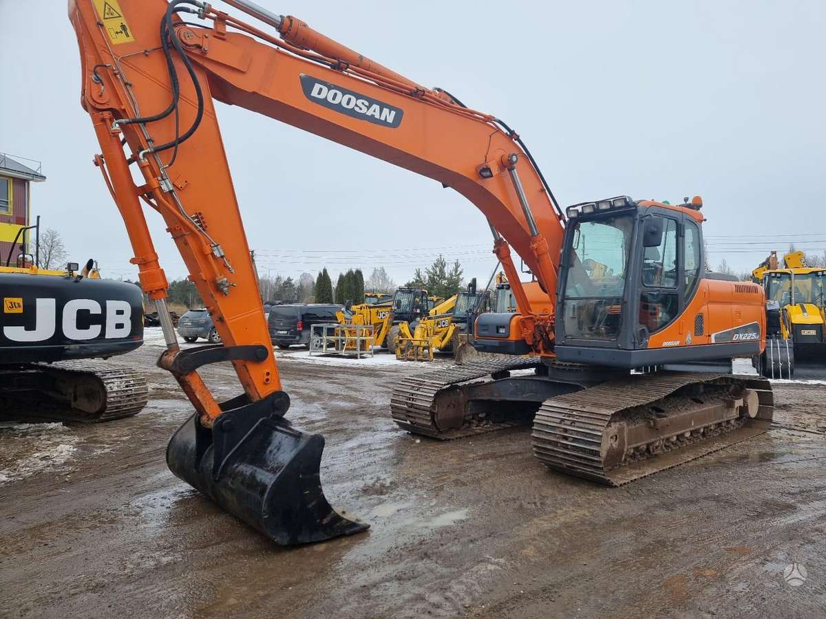Doosan DX225LC, ekskavatori