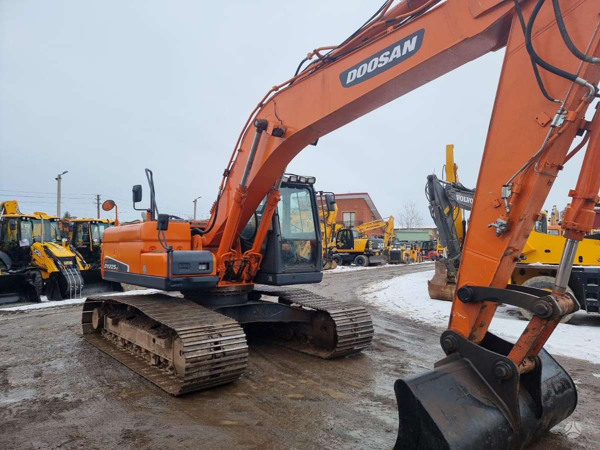 Doosan DX225LC, ekskavatori