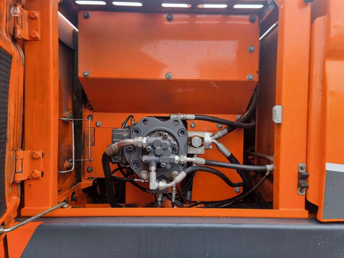 Doosan DX225LC, ekskavatori