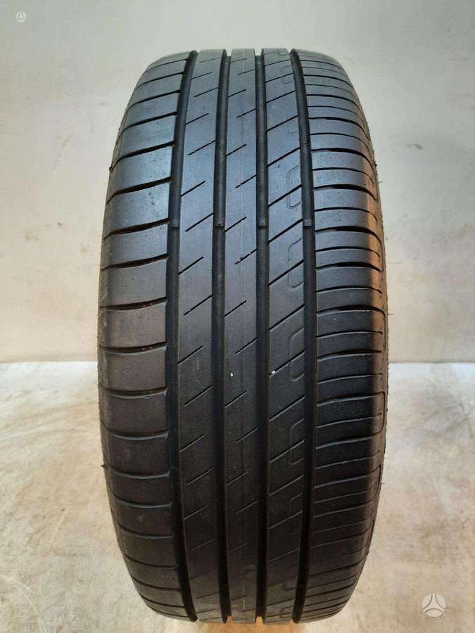 Goodyear Efficient Grip Perfomance, vasarinės 215/60 R17