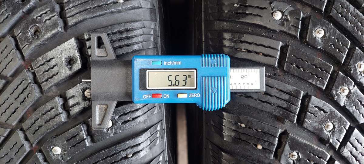 Continental, зимние 215/60 R16