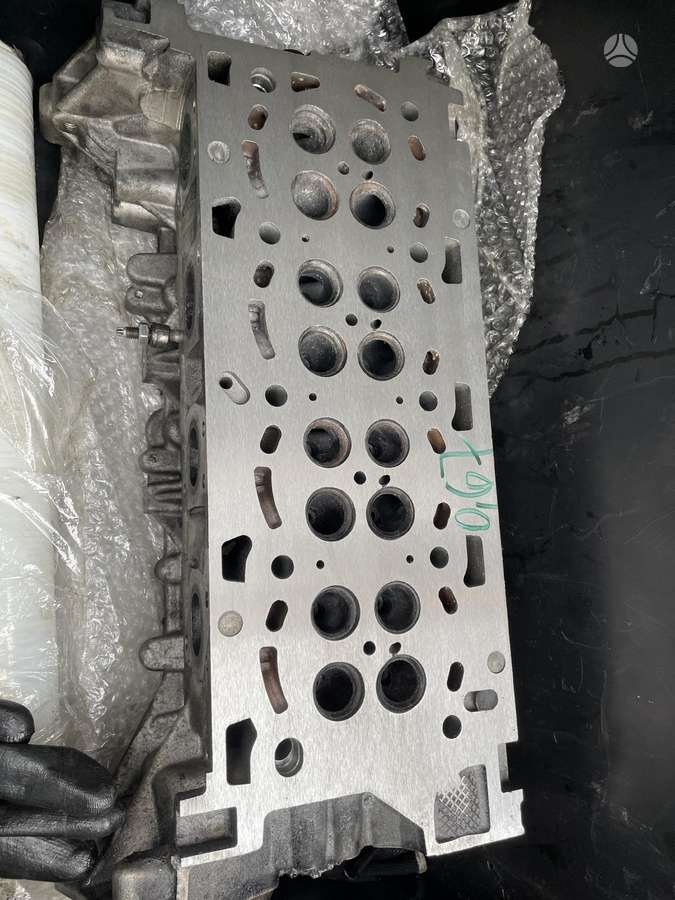 Renault Trafic, M9r, cylinder head