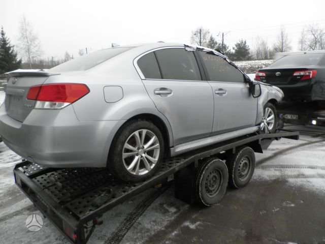 Subaru Legacy Dalimis is amerikos