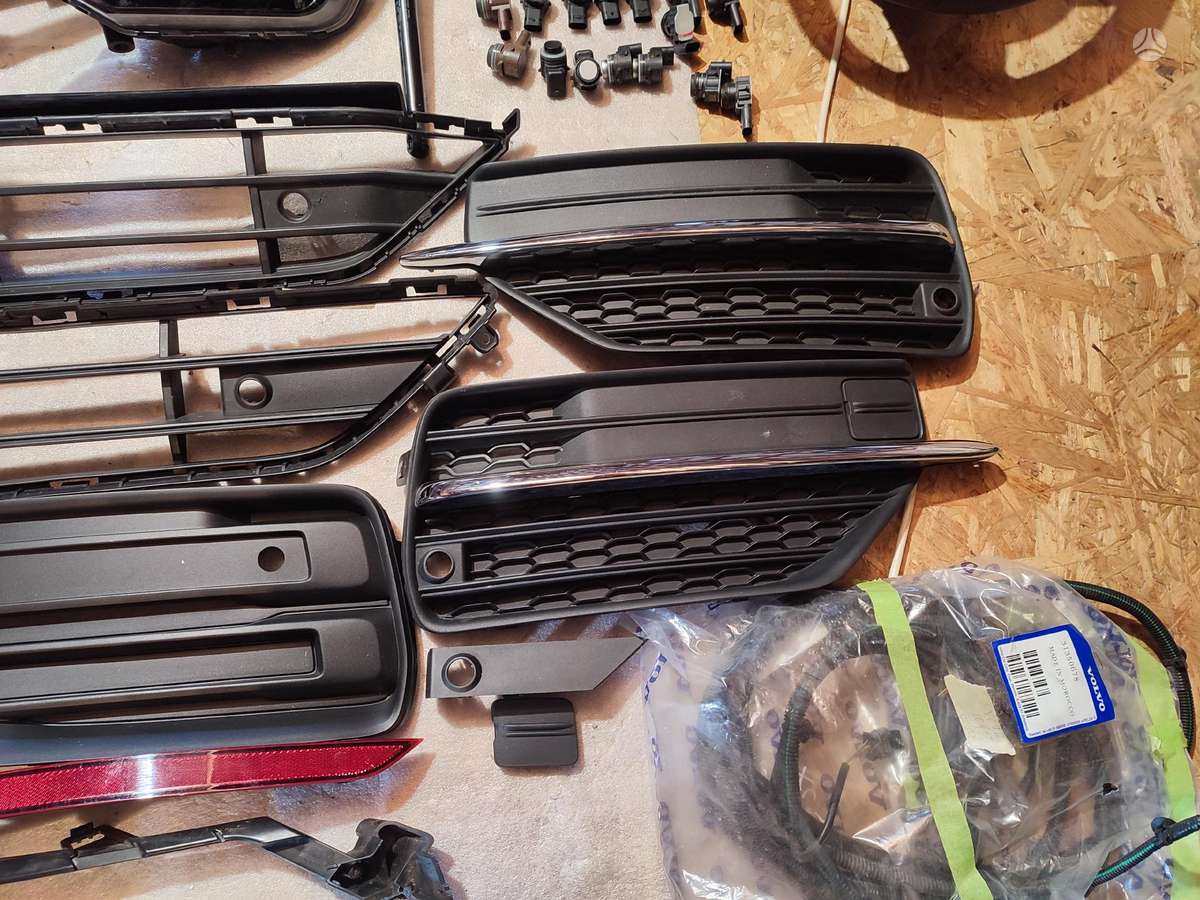 Volvo XC90 body parts