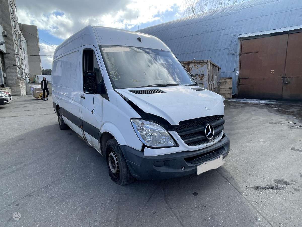 Mercedes-Benz Sprinter, preču
