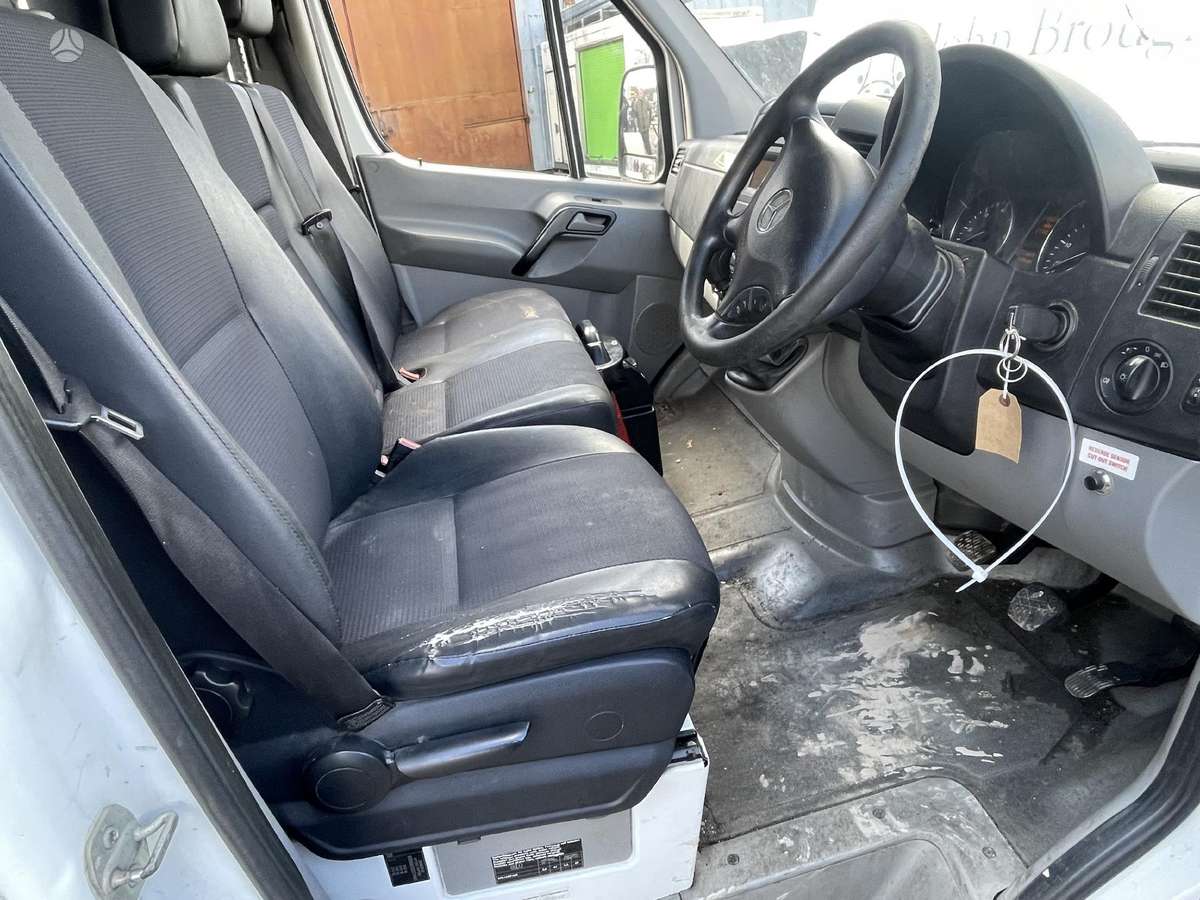 Mercedes-Benz Sprinter, cargo vans