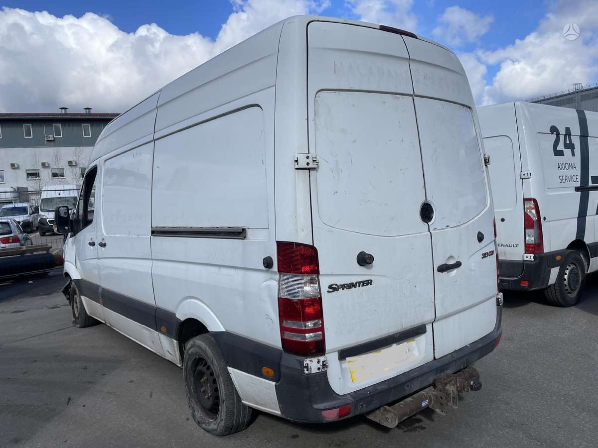 Mercedes-Benz Sprinter, cargo vans