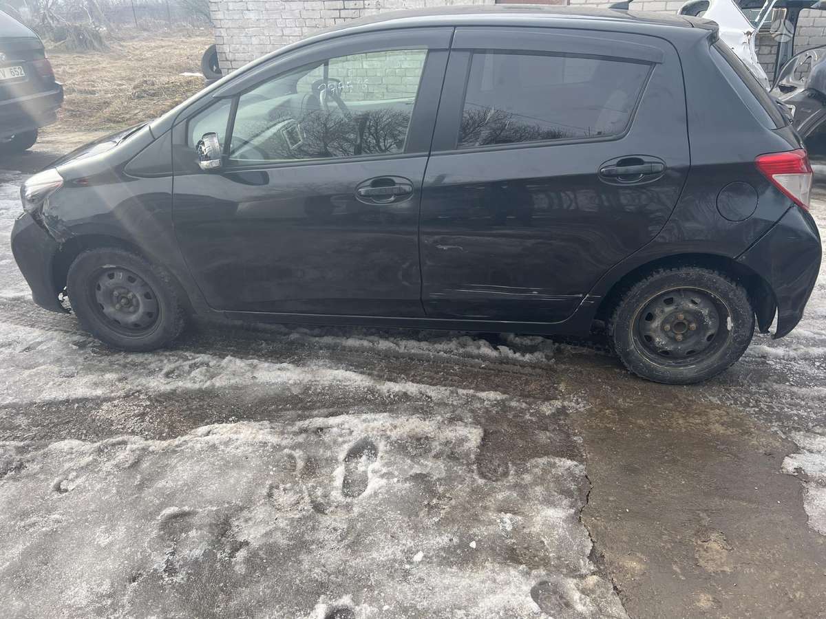 Toyota Yaris dalimis. Automatas