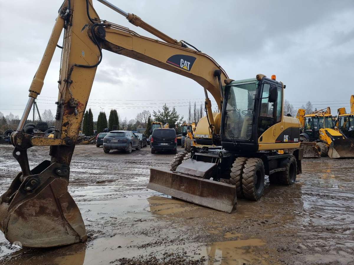 Caterpillar M 313C, ekskavatoriai