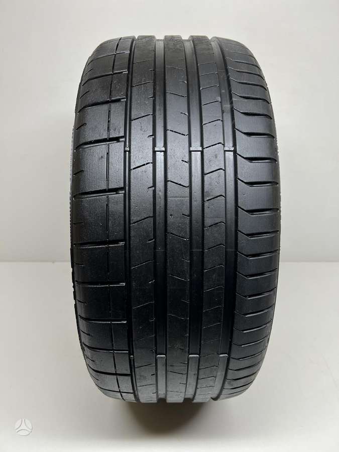 Pirelli P-Zero J02 2022m, летние 245/35 R20