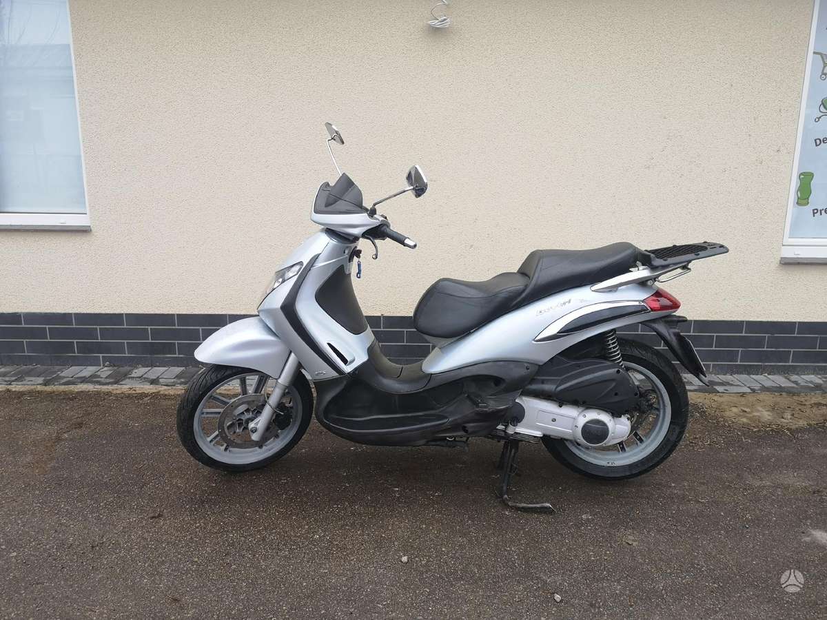 Piaggio Beverly 125cc, scooters / mopeds
