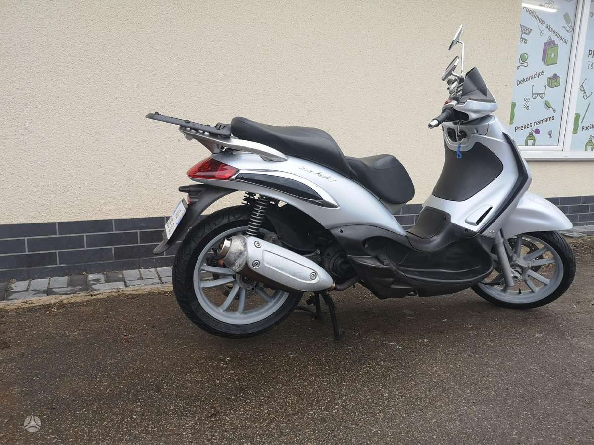 Piaggio Beverly 125cc, scooters / mopeds