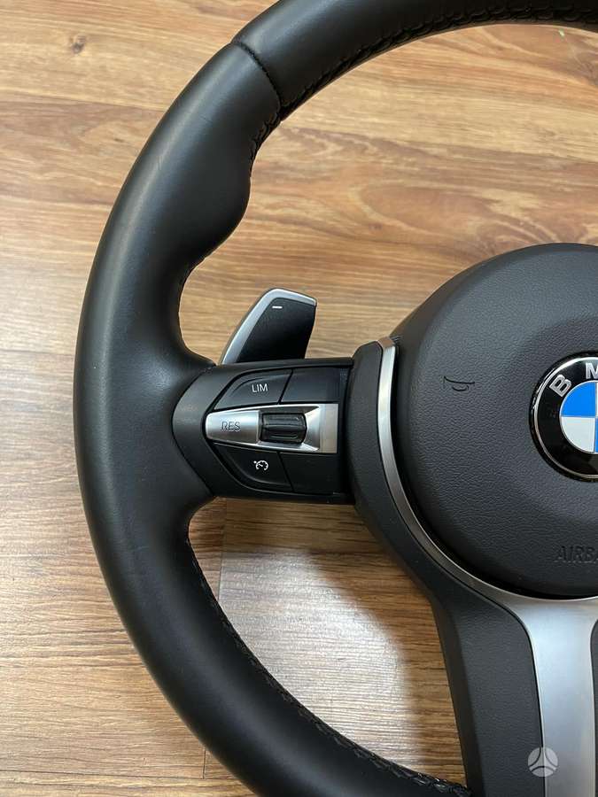BMW 3 serija salono detalės