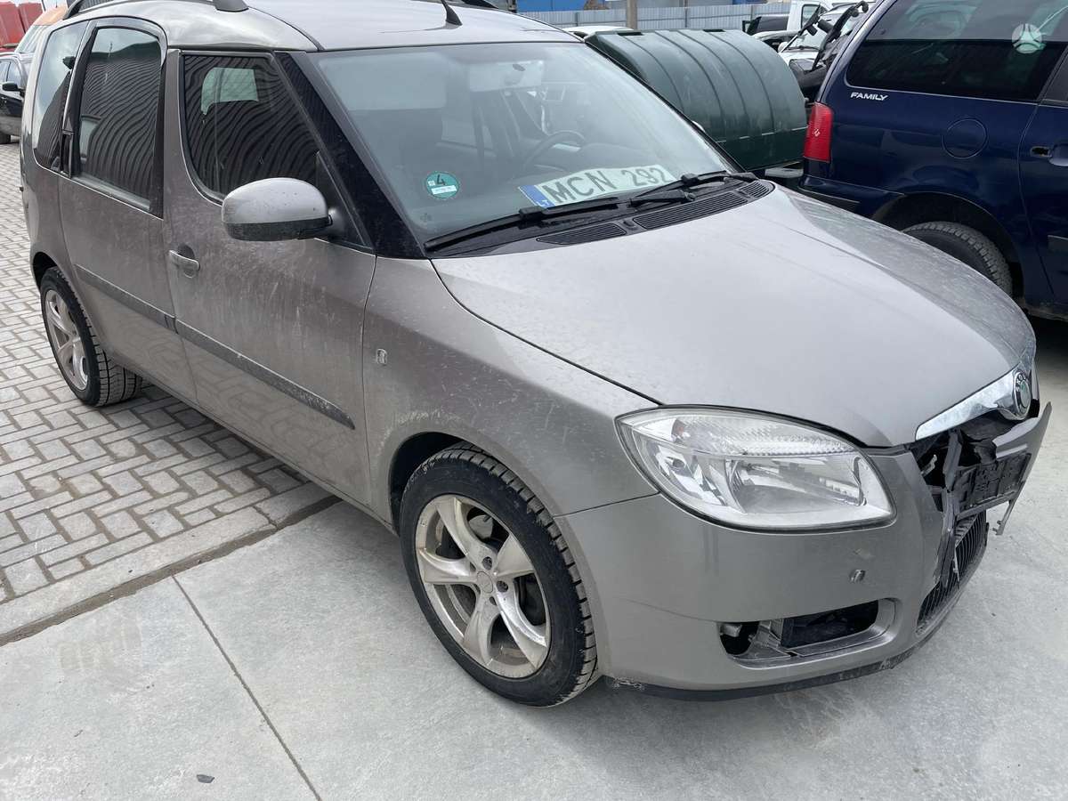 Skoda Roomster dalimis