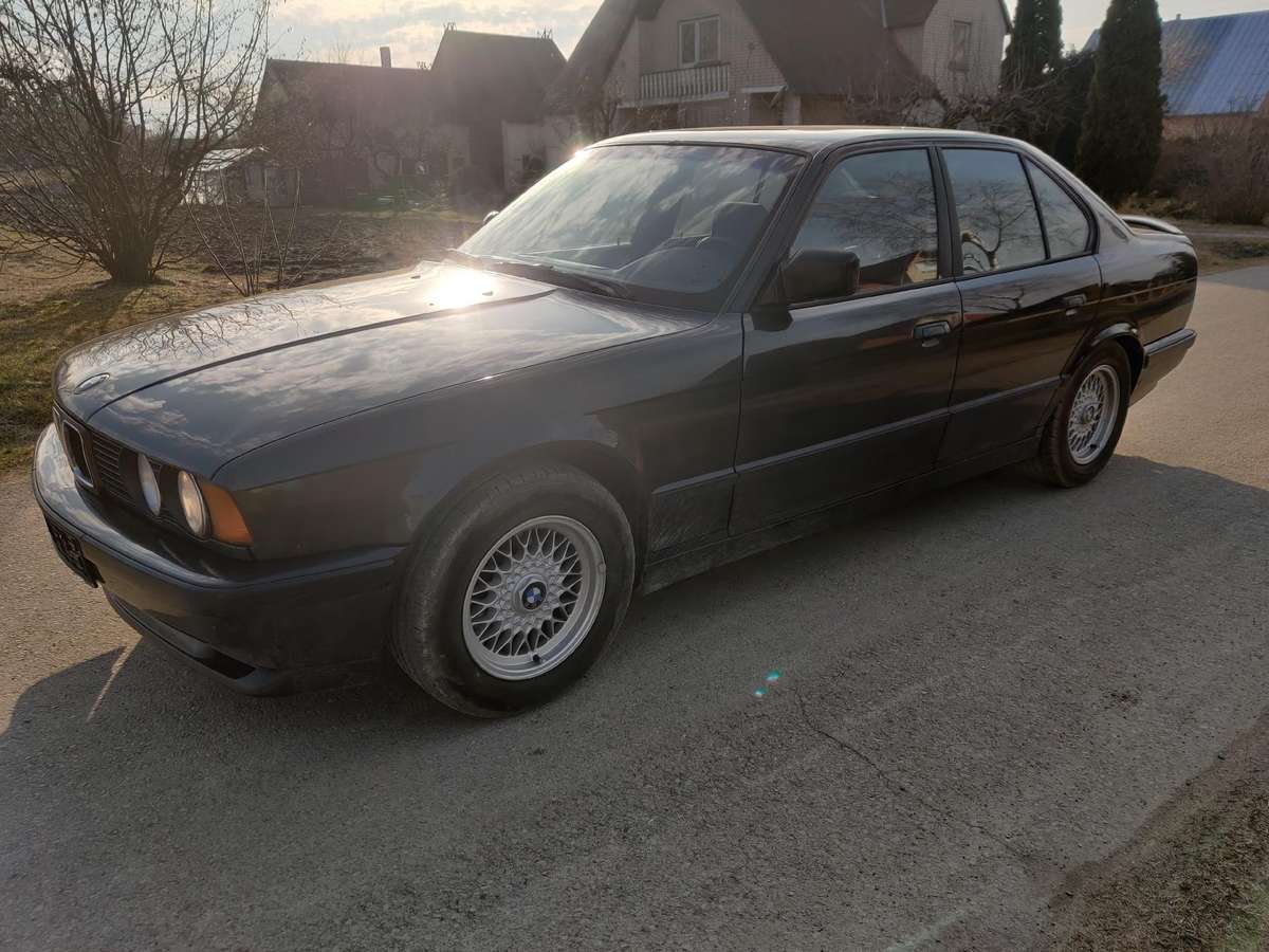 BMW 525, 2.5 l., Седан