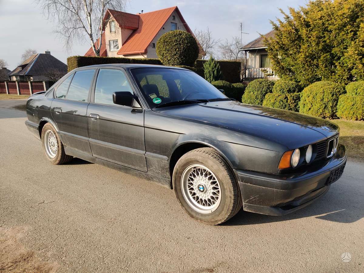 BMW 525, 2.5 l., Седан