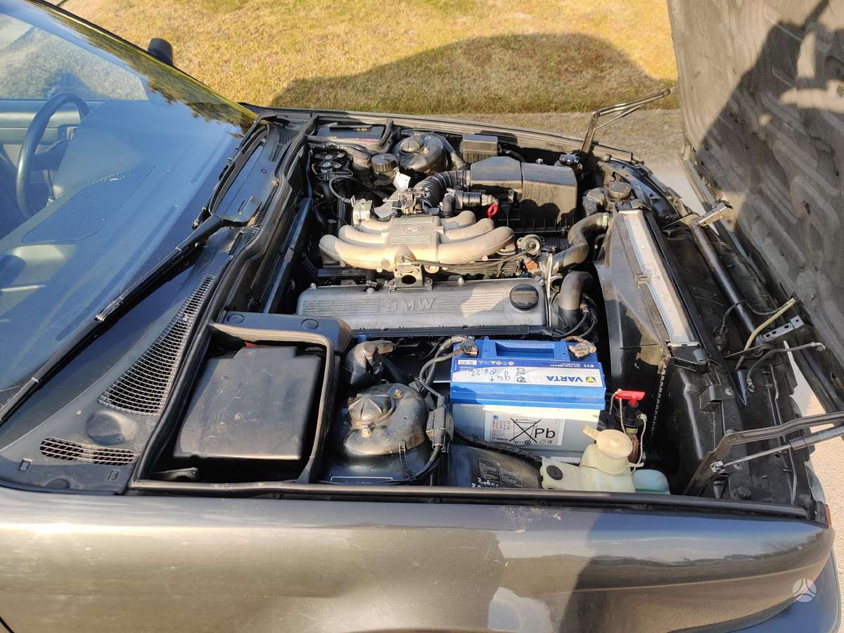 BMW 525, 2.5 l., Седан