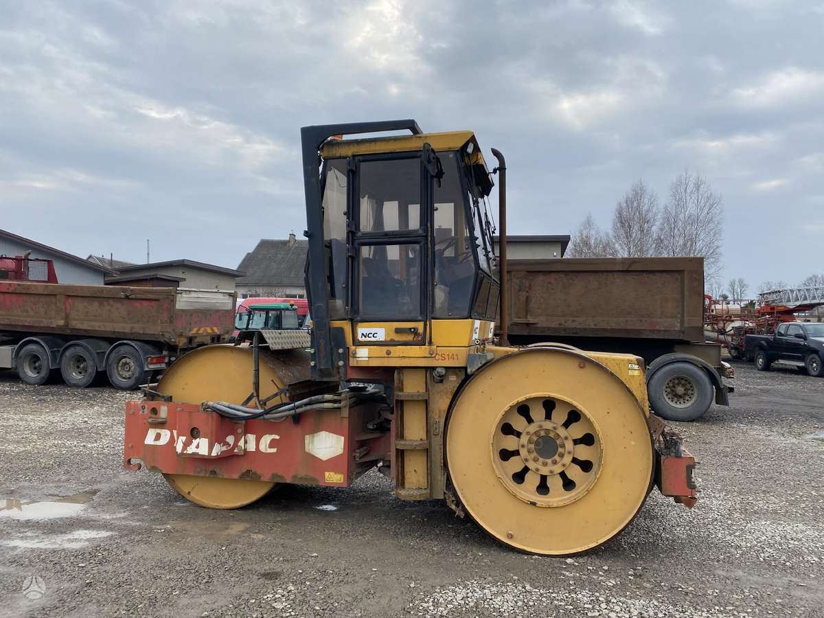 Dynapac CS141, vibrator / compactor