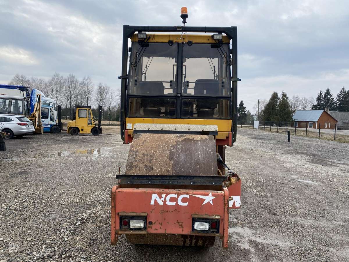 Dynapac CS141, vibrator / compactor