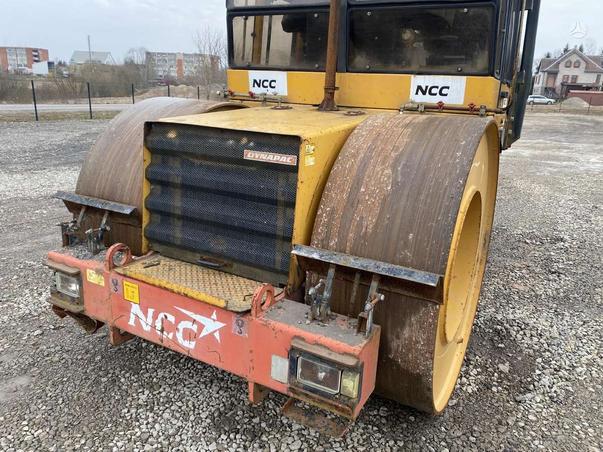 Dynapac CS141, vibrator / compactor