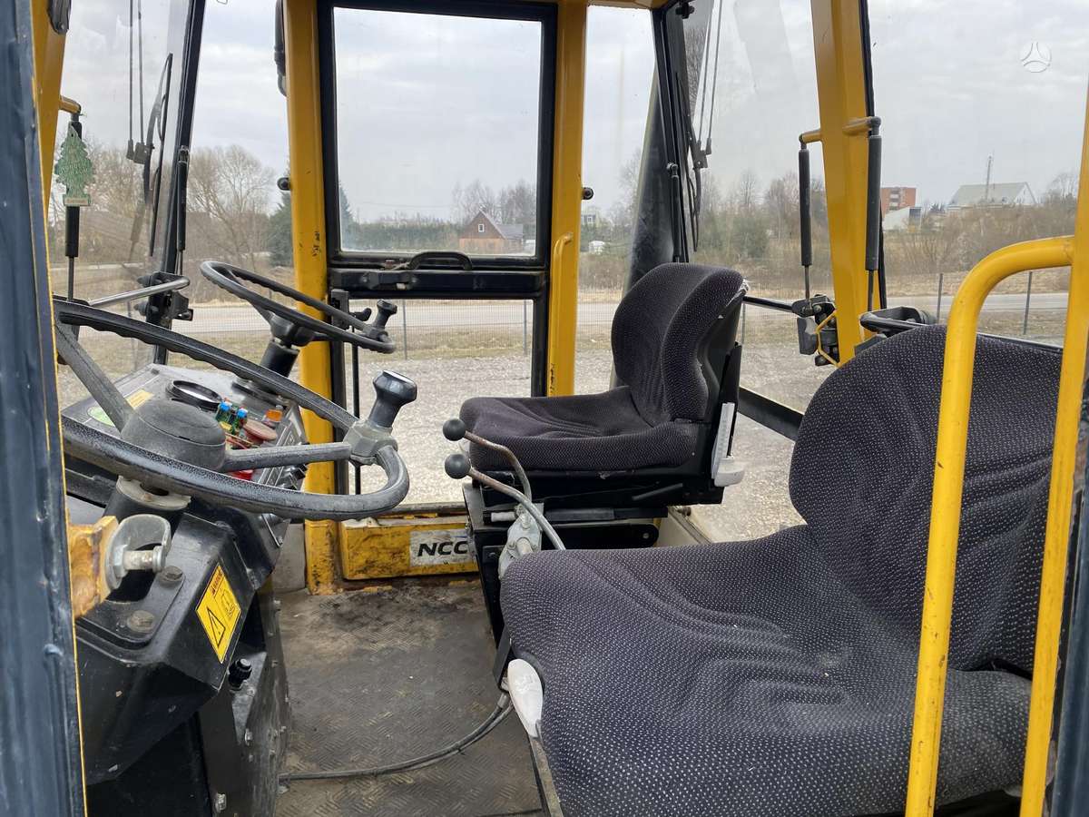 Dynapac CS141, vibrator / compactor