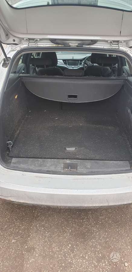 Opel Astra dalimis