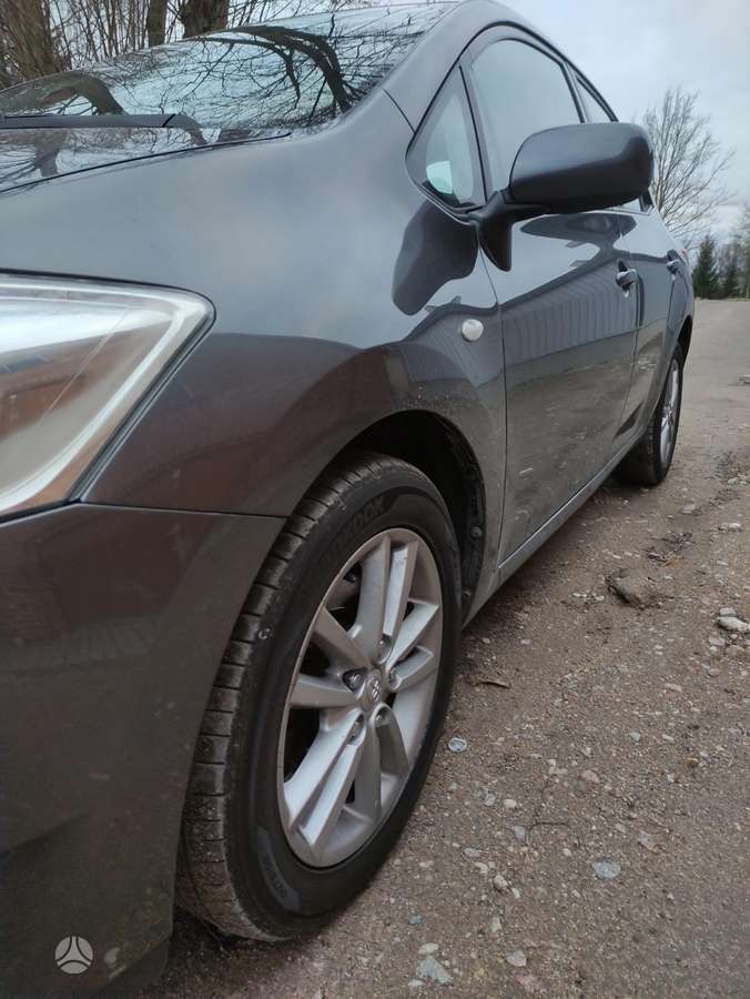 Toyota Auris kėbulo dalys