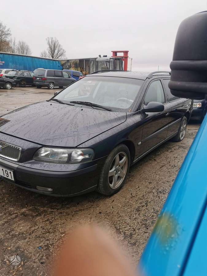 Volvo V70 dalimis