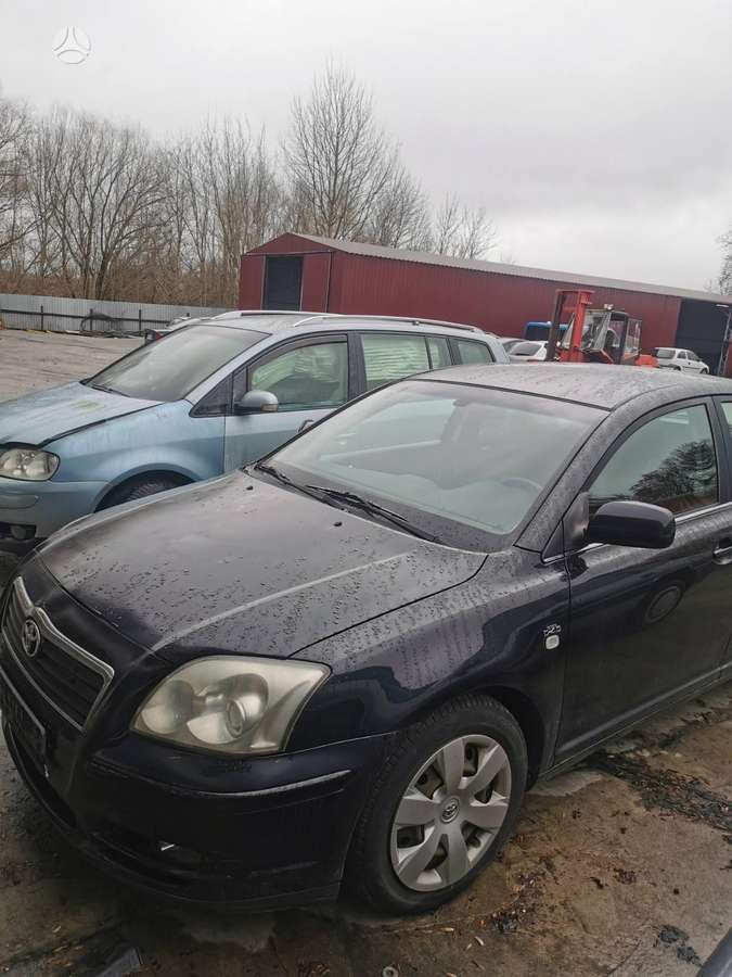 Toyota Avensis dalimis