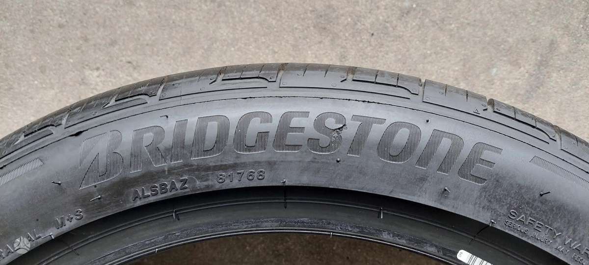 Bridgestone, all-season 255/45 R20