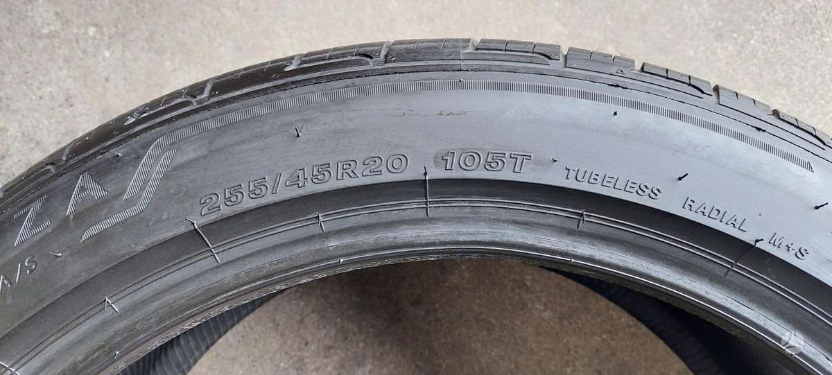 Bridgestone, all-season 255/45 R20