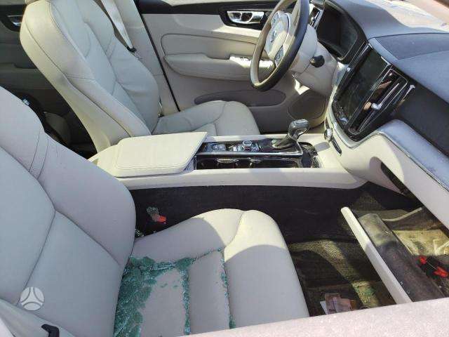 Volvo XC60 dalimis. Dalimis