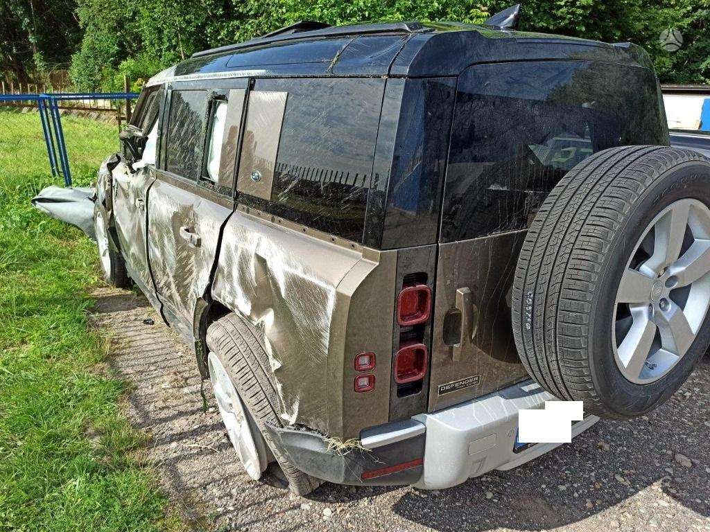 Land Rover Defender dalimis. Dyzelinas elektra
