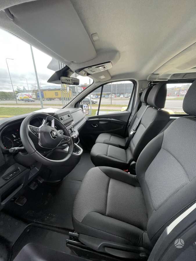 Ford Tourneo Custom, passenger minibus