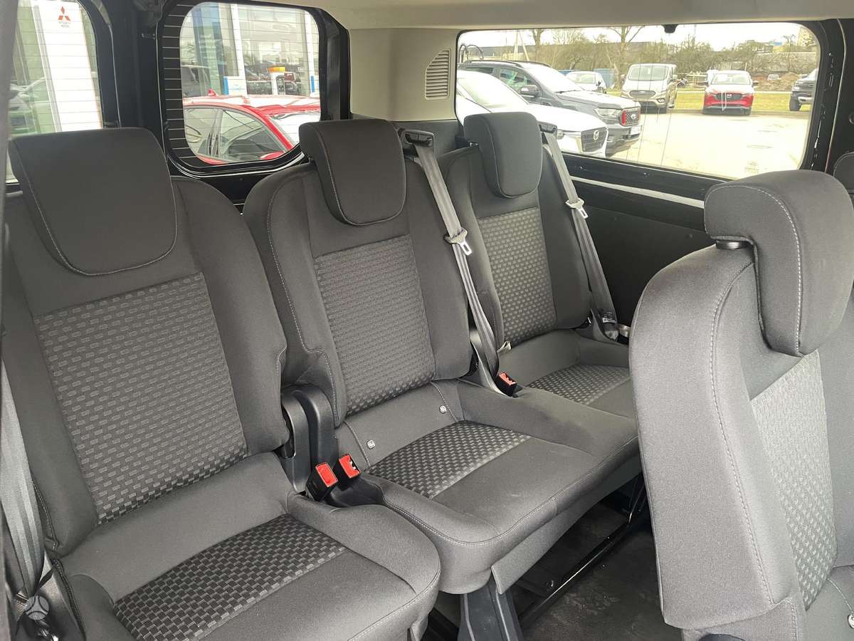 Ford Tourneo Custom, passenger minibus
