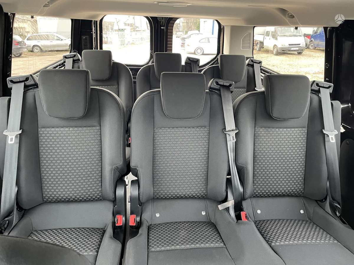 Ford Tourneo Custom, passenger minibus