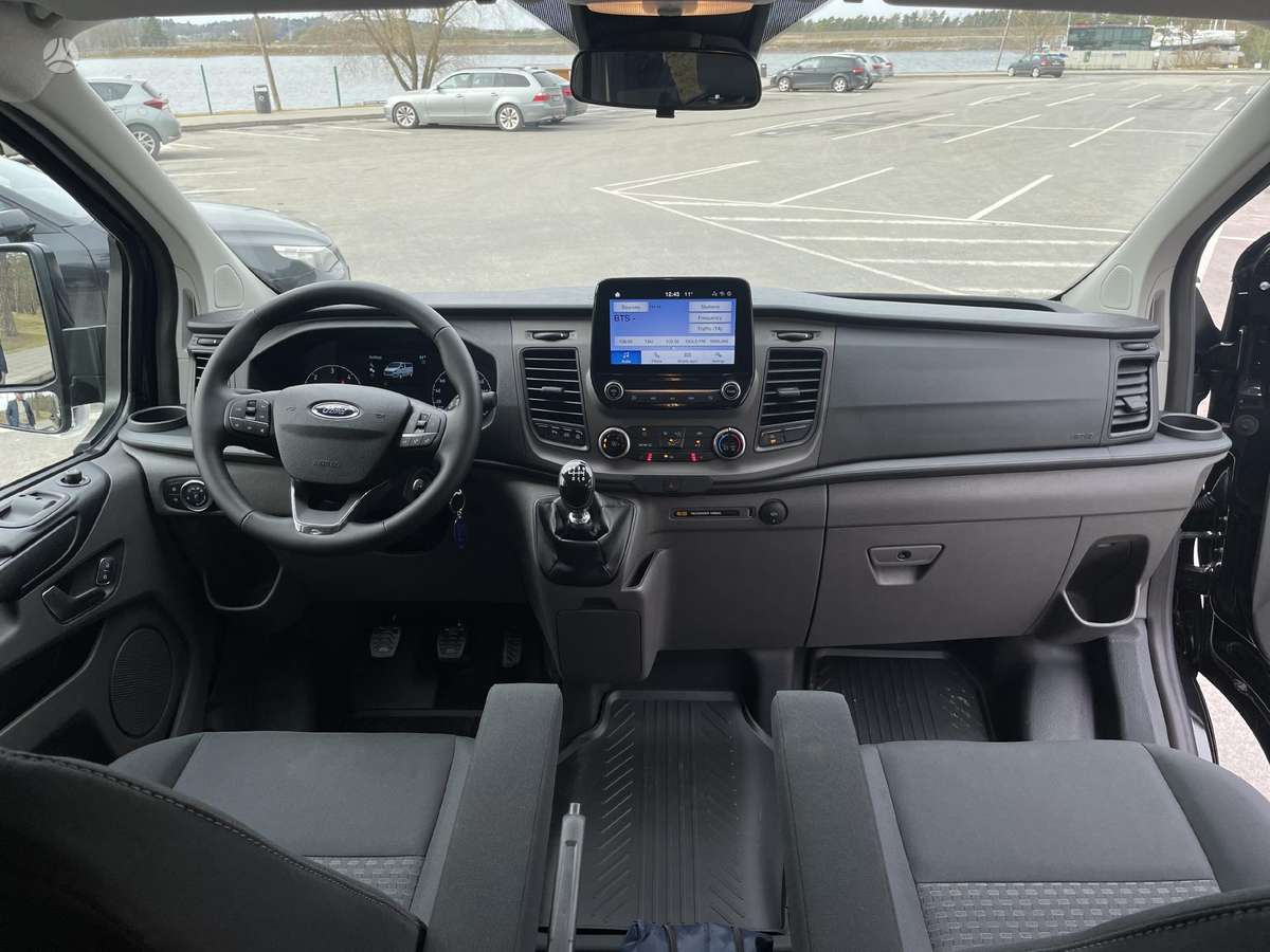Ford Tourneo Custom, passenger minibus