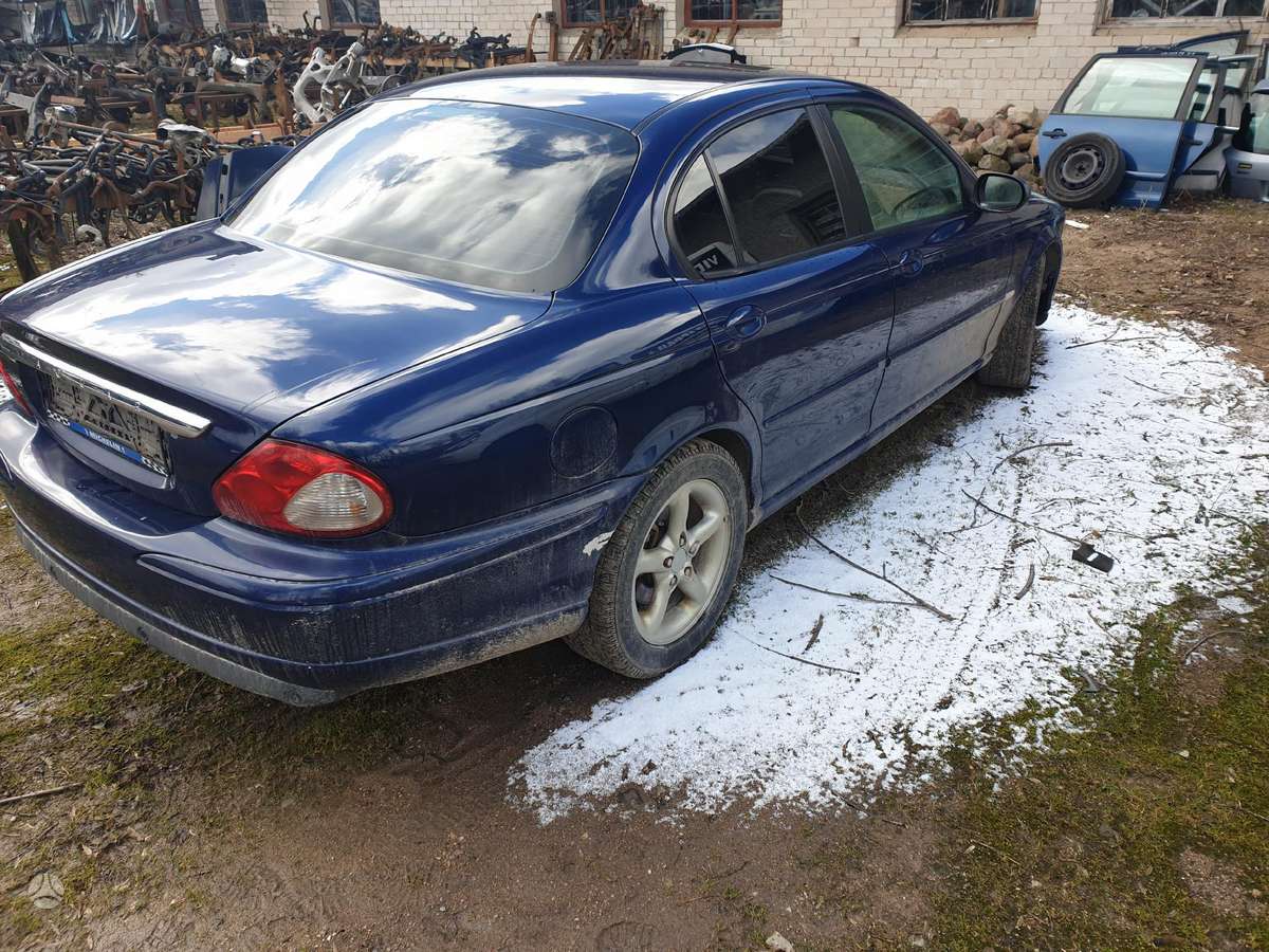 Jaguar X-Type dalimis