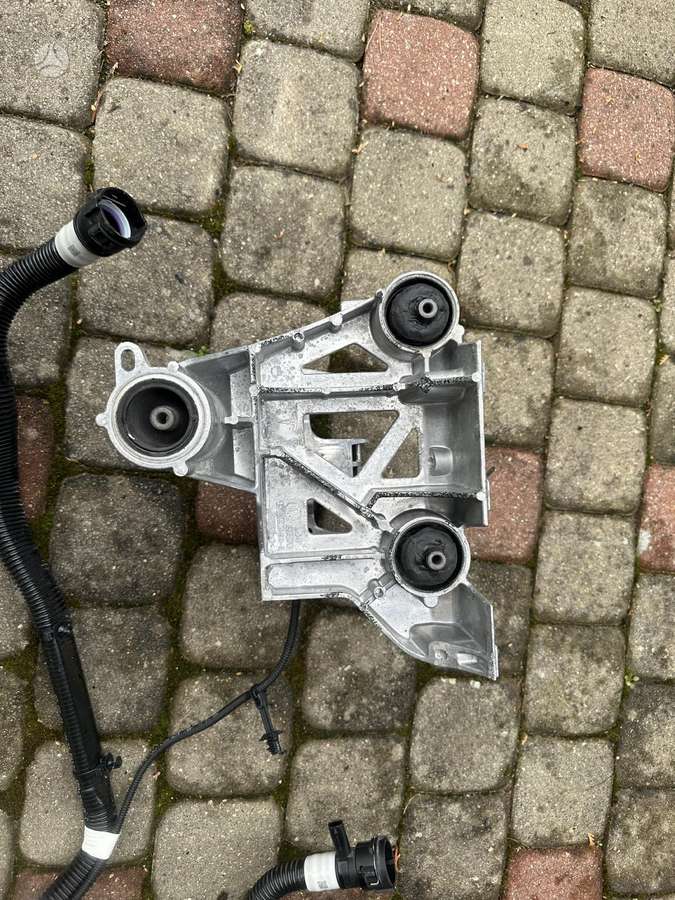 Tesla Model Y, detales, kėbulo dalys