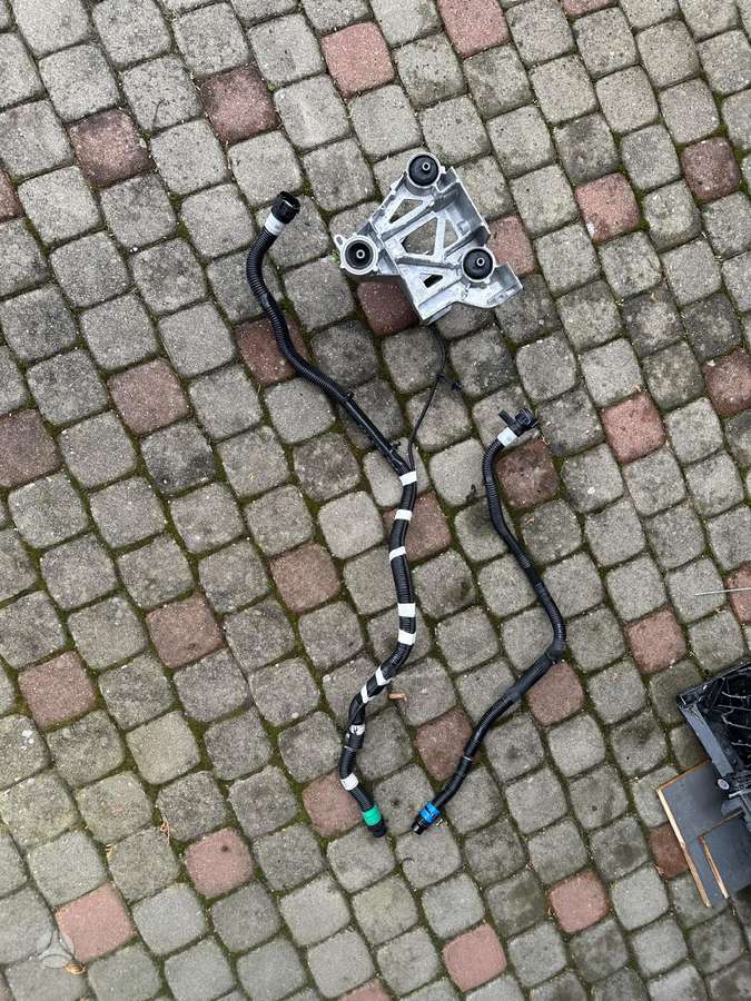 Tesla Model Y, detales, kėbulo dalys