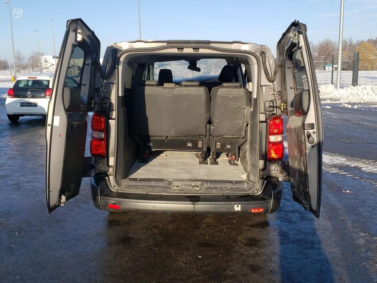 Toyota Proace по частям