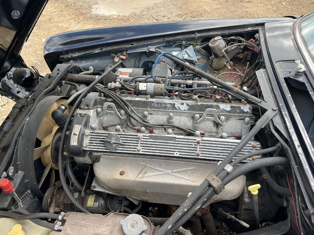 Jaguar XJ6