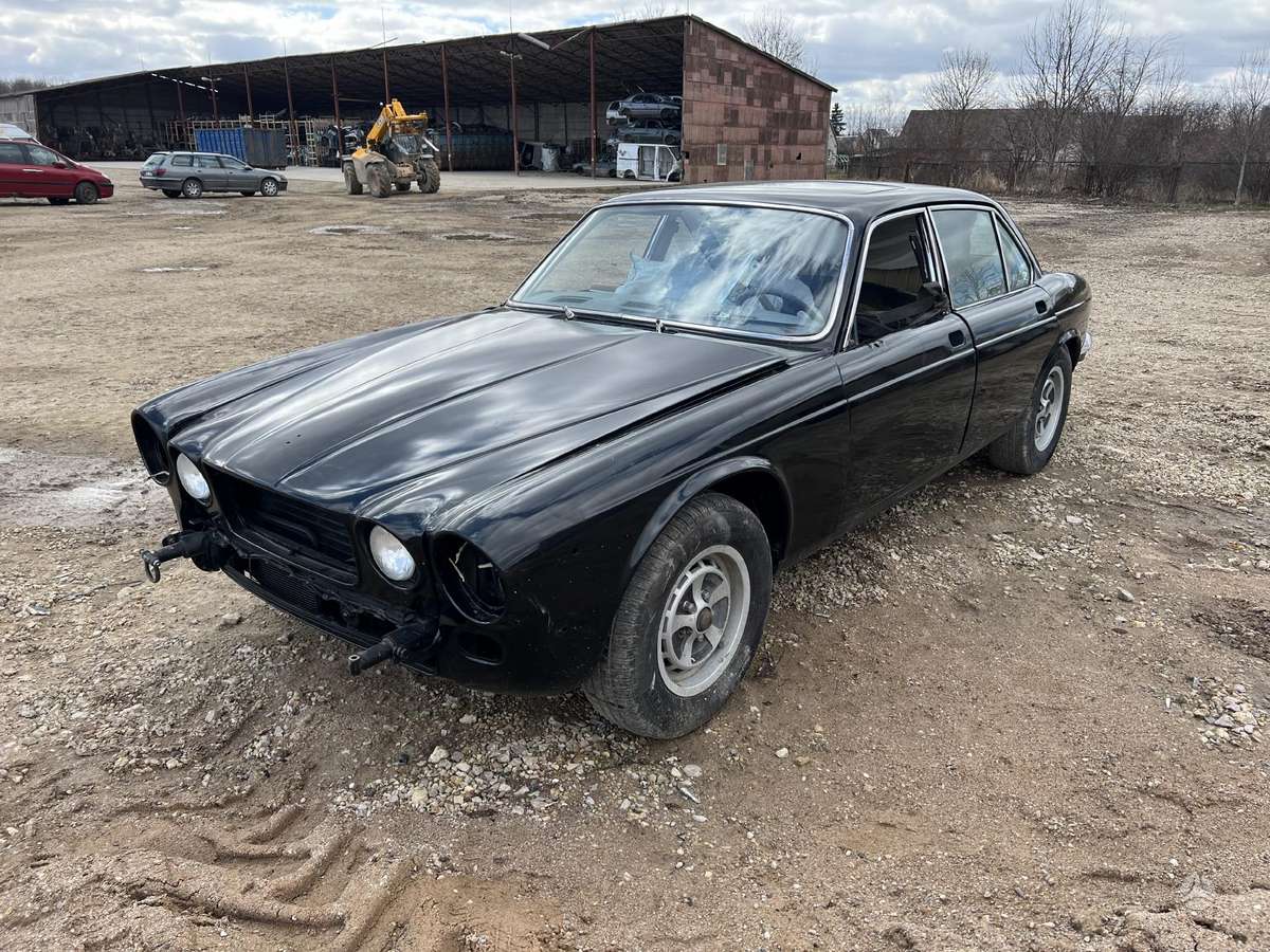 Jaguar XJ6