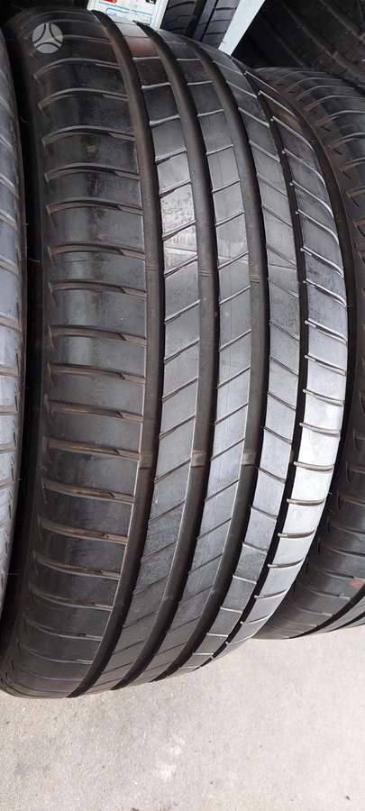 Bridgestone, vasaras 245/45 R19