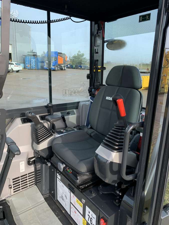 Komatsu PC26MR-5, mini ekskavatori
