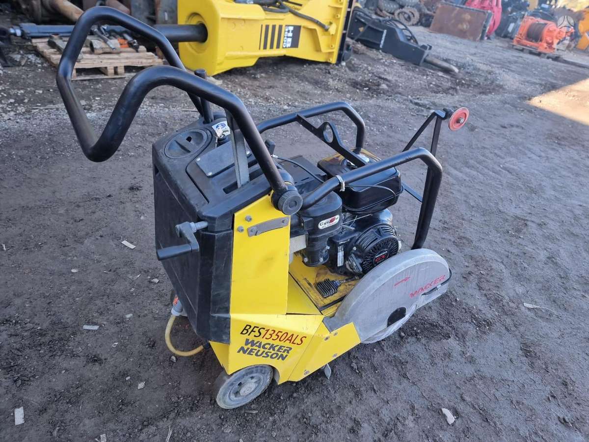 Wacker BFS 1350ALS, pjūklai