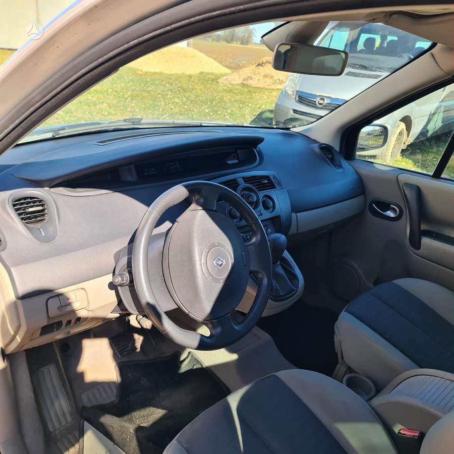 Renault Scenic dalimis. Europa dalimis